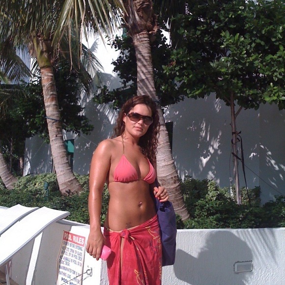 Meet your Posher, Brittany - Picture 3 of 3